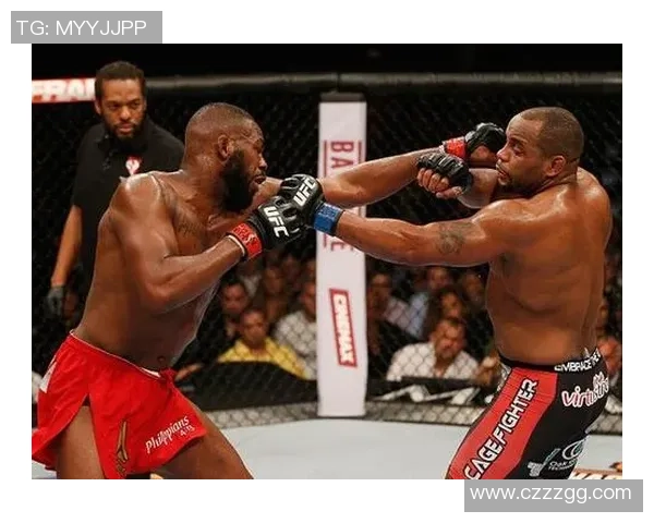 轻重量级冠军战科米尔对阵琼斯全场精彩回顾与赛后分析